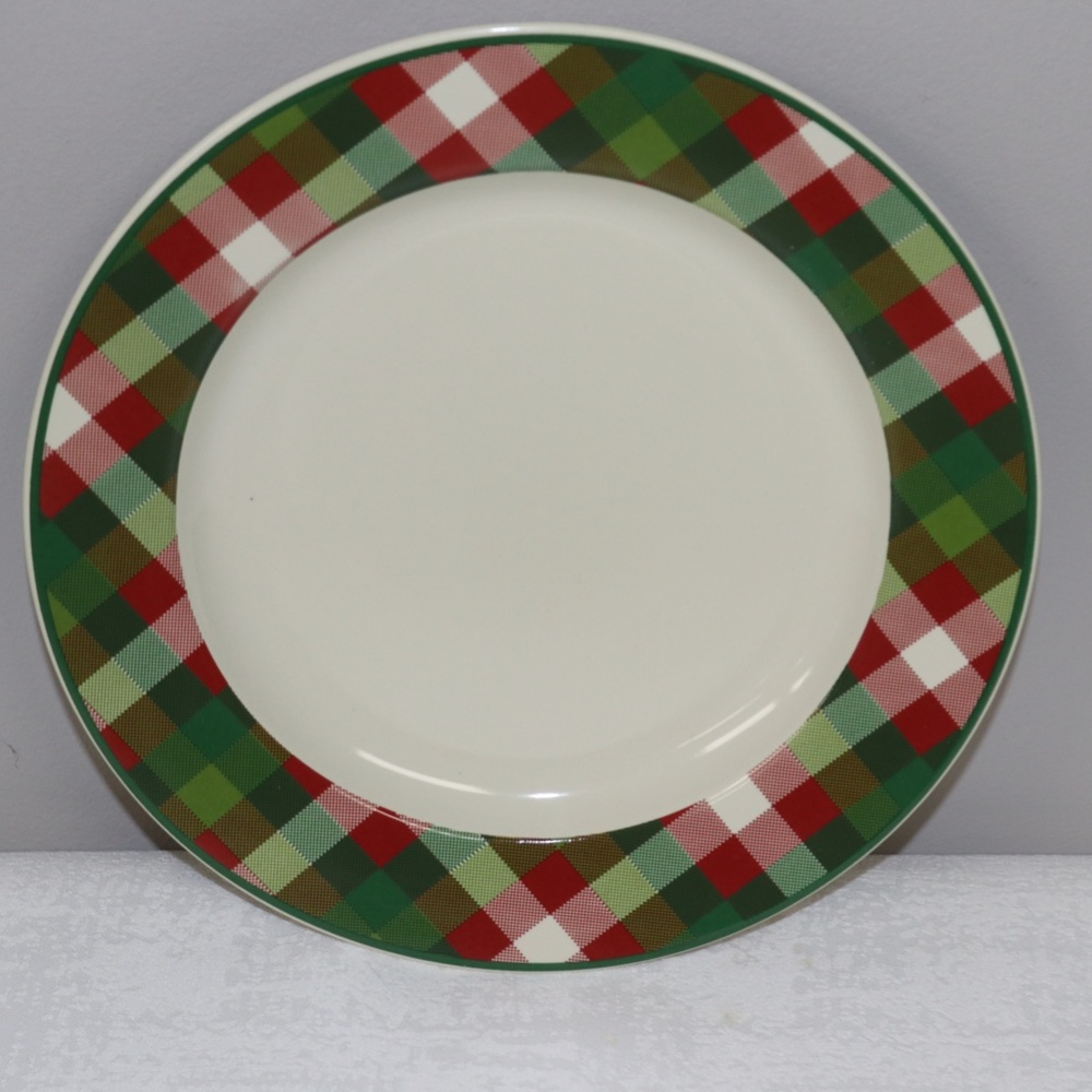 HOME TARTAN PLAID HOLIDAY SALAD DESSERT PLATES -RED GREEN IVORY- SET OF 4 - NEW